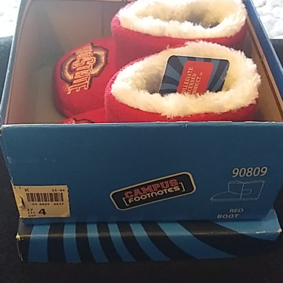 CAMPUS FOOTNOTES 👢 - Picture 5 of 5